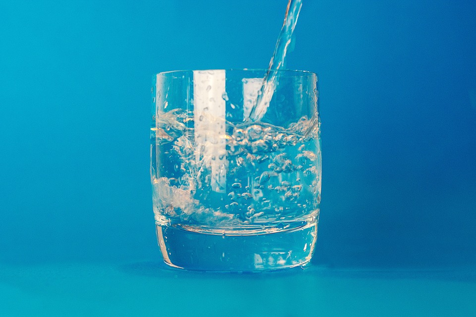 beber agua