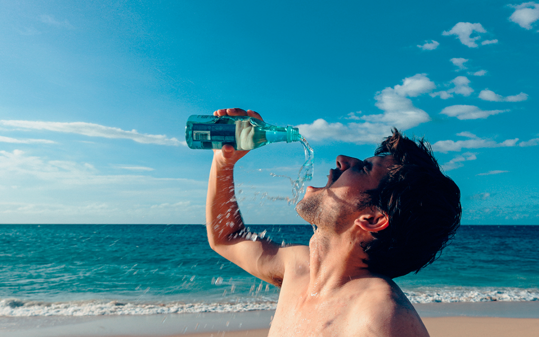 Beber más agua: 5 tips para conseguirlo